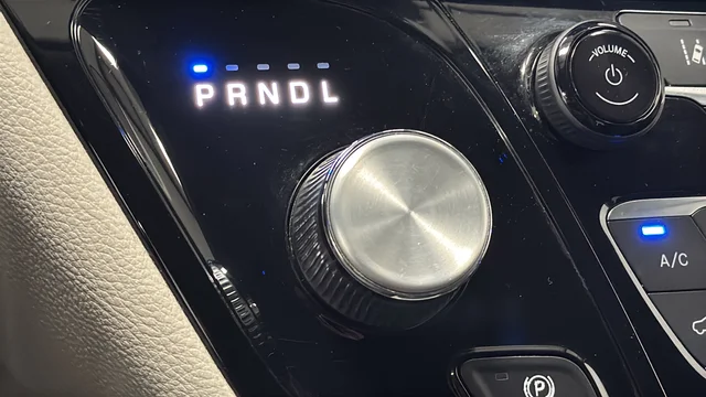 Used 2022 Crystal Metallic Chrysler Touring L image 35