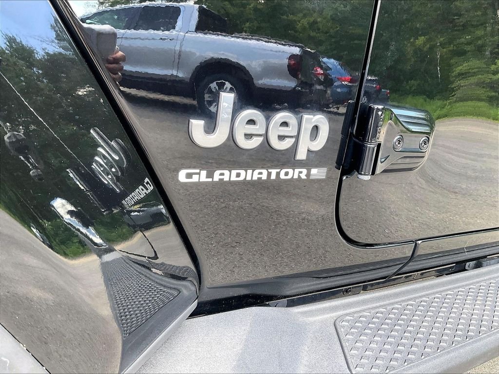 Used 2023 Black Jeep Overland image 28