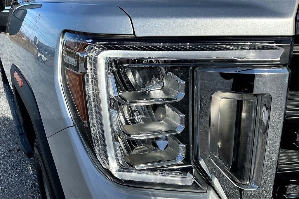 Used 2022 Silver GMC Pro image 33