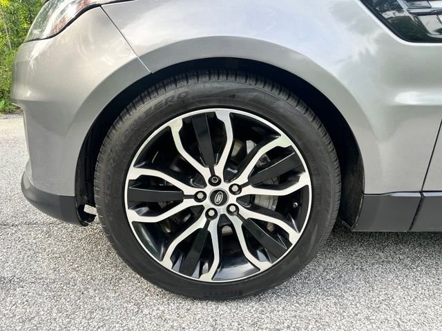 Used 2021 Eiger Gray Metallic Land Rover SE image 9