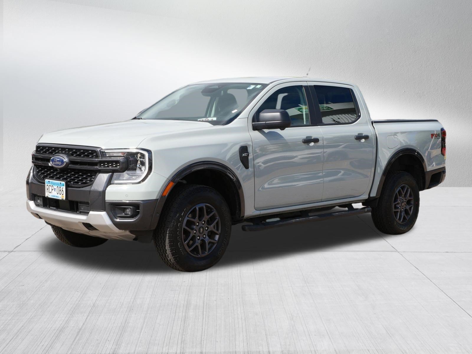 Used 2024 Cactus Grey Ford XLT image 3
