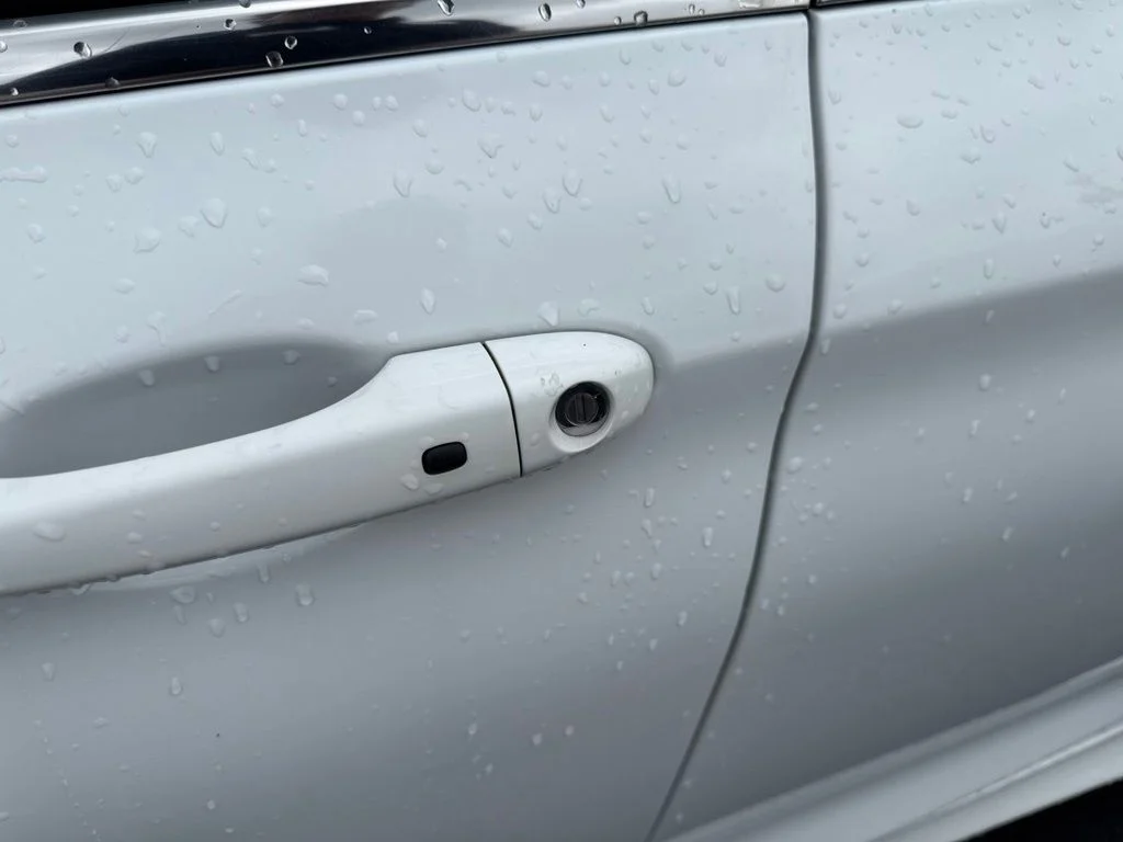 Used 2016 White Chrysler Limited image 11