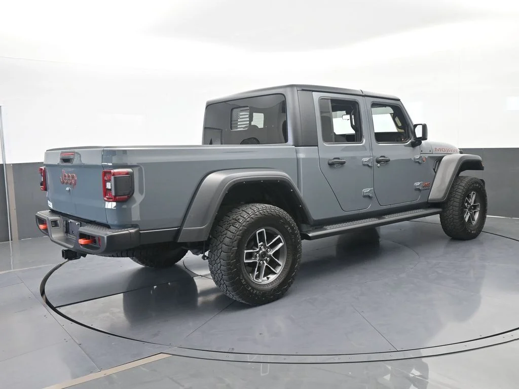 Used 2024 Anvil Clear Coat Jeep Mojave image 6