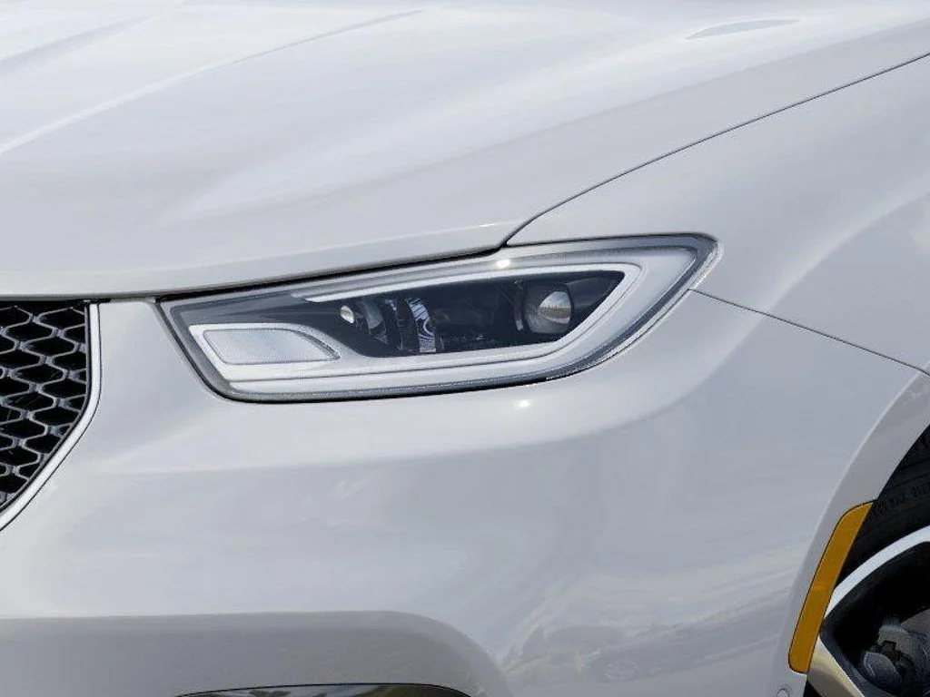 New 2026 Bright White Clear-Coat Exterior Paint Chrysler Pinnacle image 10