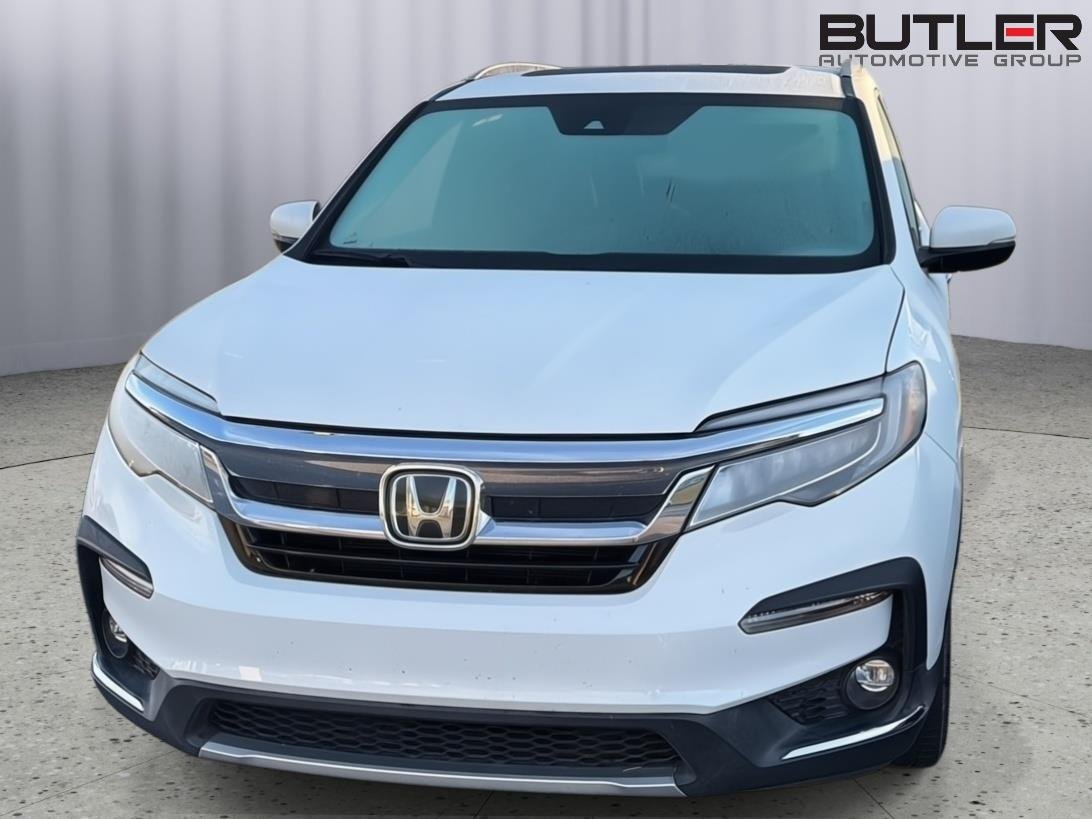 Used 2021 Platinum White Pearl Honda Touring w/Rear Captain