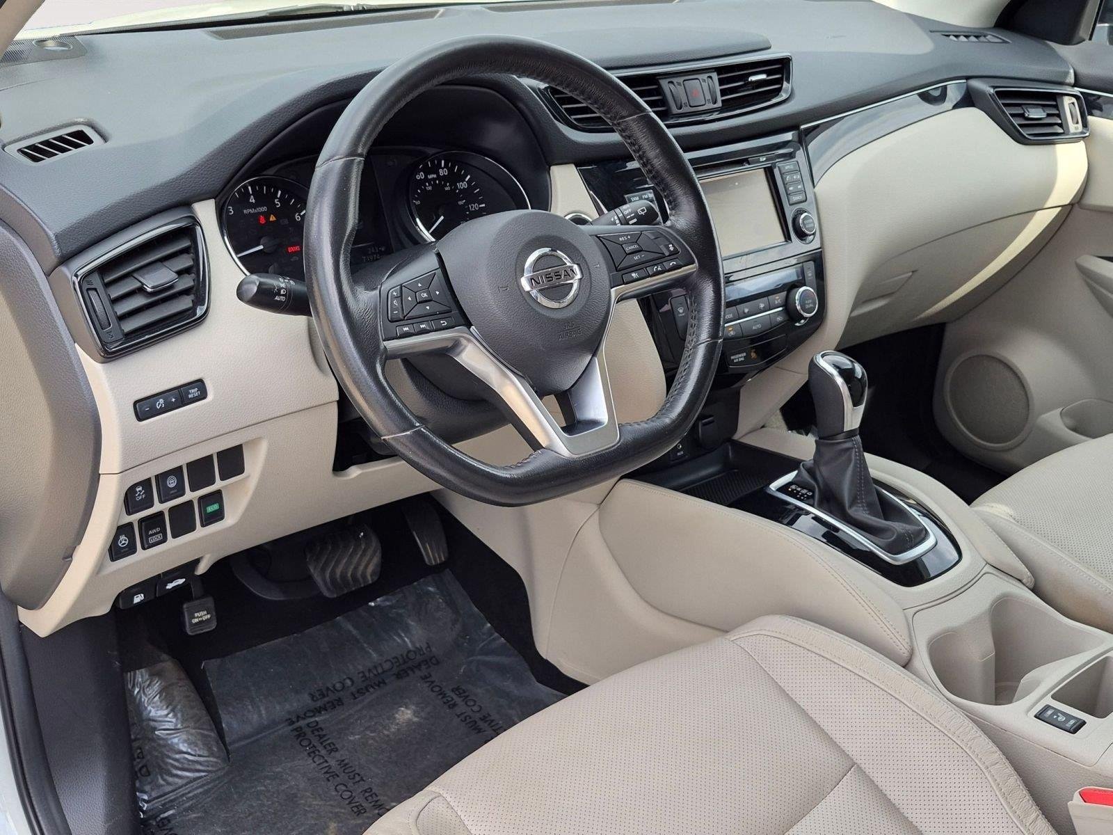 Used 2018 Pearl White Nissan SL image 36