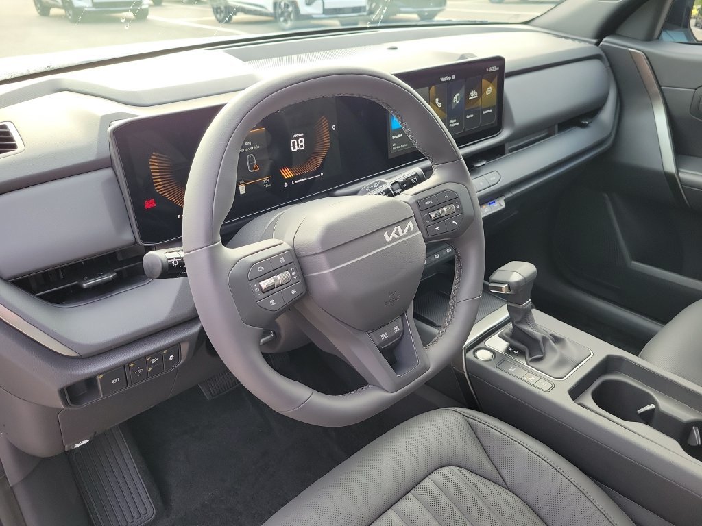New 2027 Frost Blue / Black Roof Kia X-Line S image 22