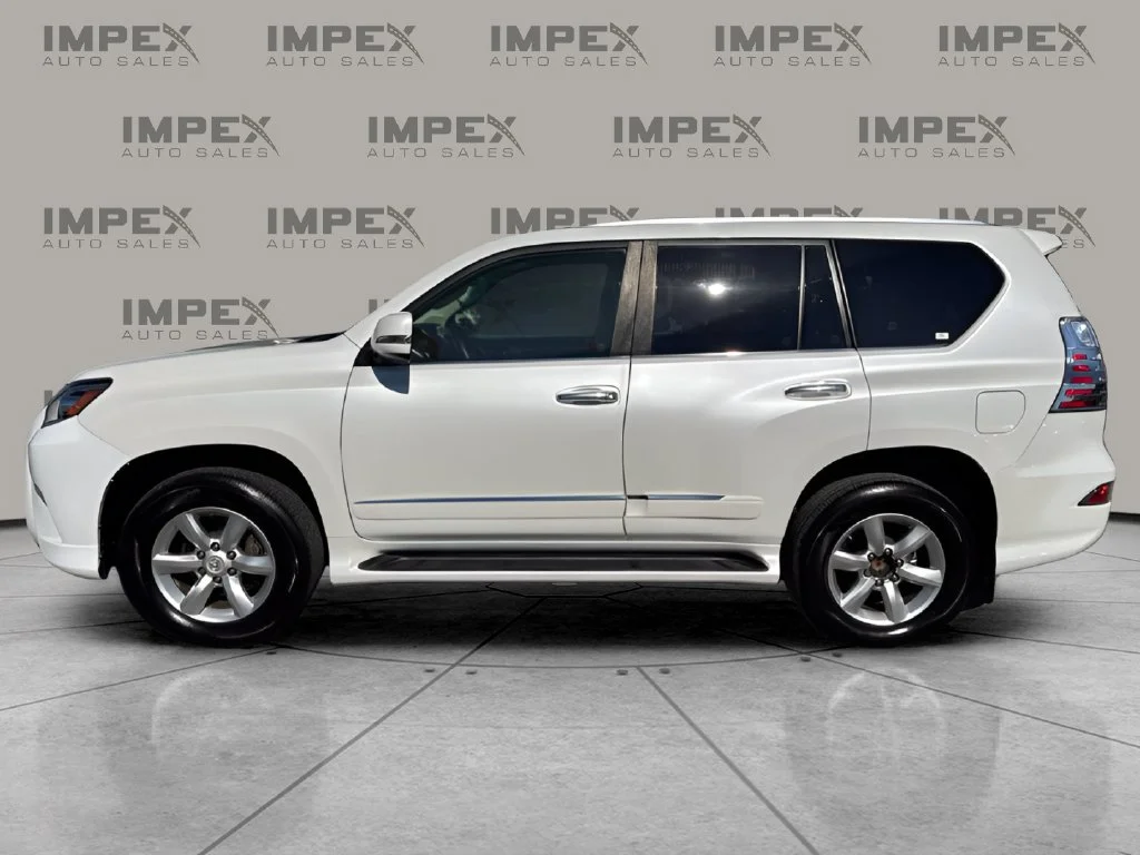 Used 2018 White Lexus 460 image 2