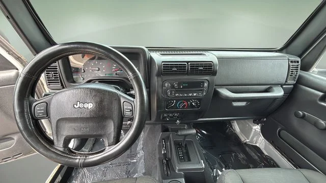 Used 2006 Silver Jeep Unlimited image 17