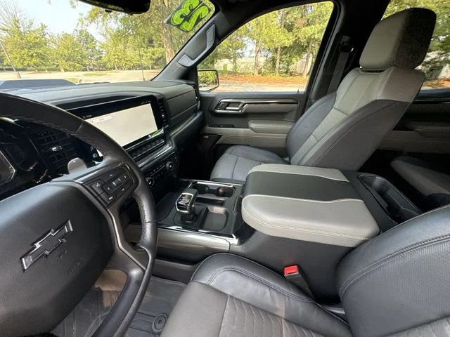 Used 2023 White Chevrolet ZR2 image 21