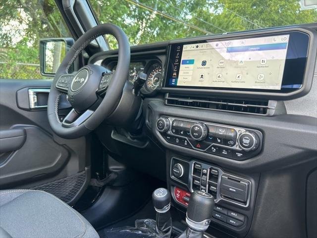 2025 Jeep Wrangler 4-Door Willys - Photo 25