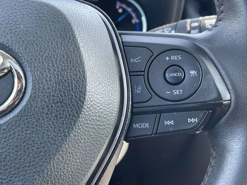 Certified Used 2024  Toyota XLE Premium image 32