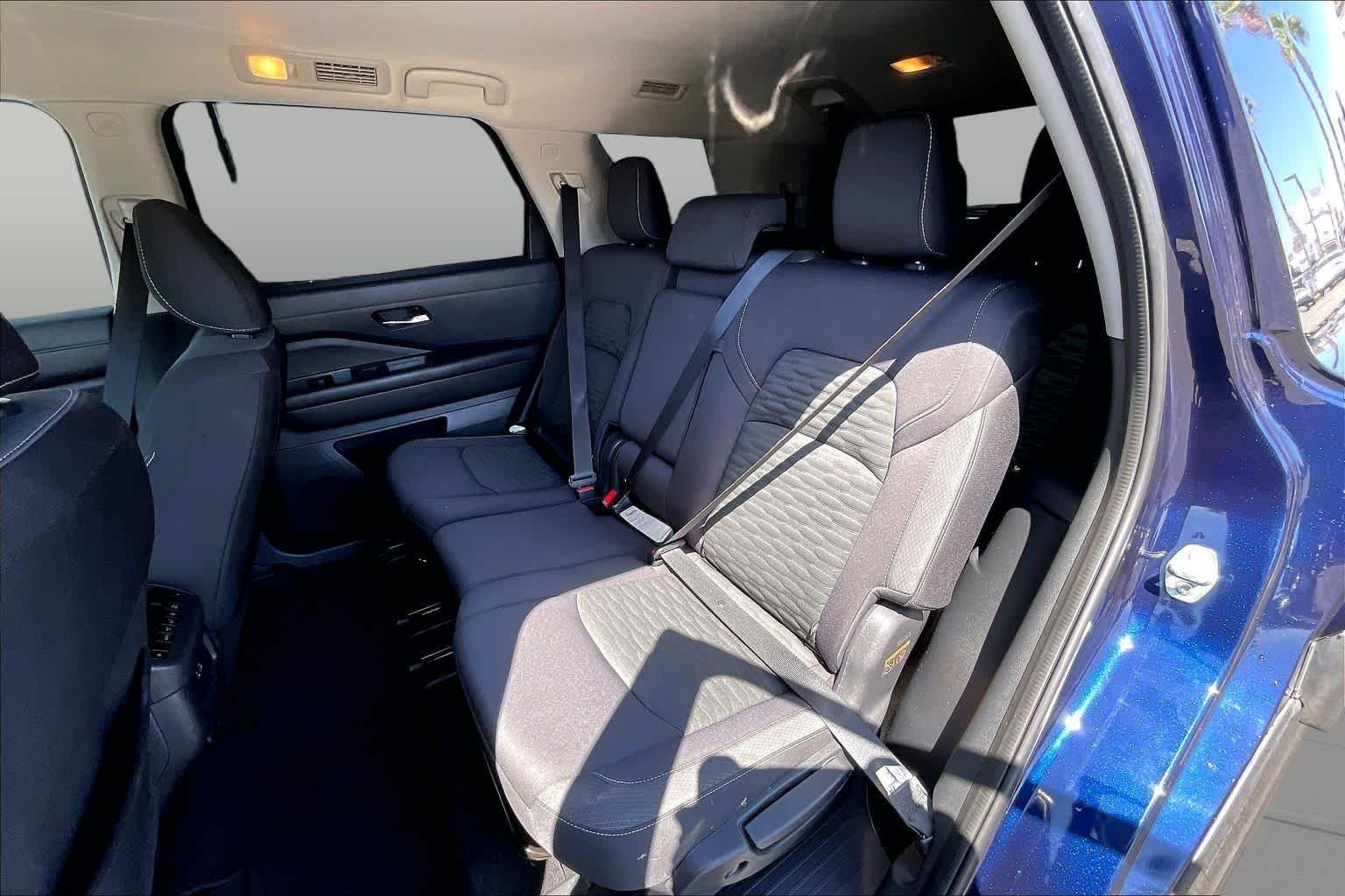 Used 2022 Deep Ocean Blue Pearl Nissan SV image 20