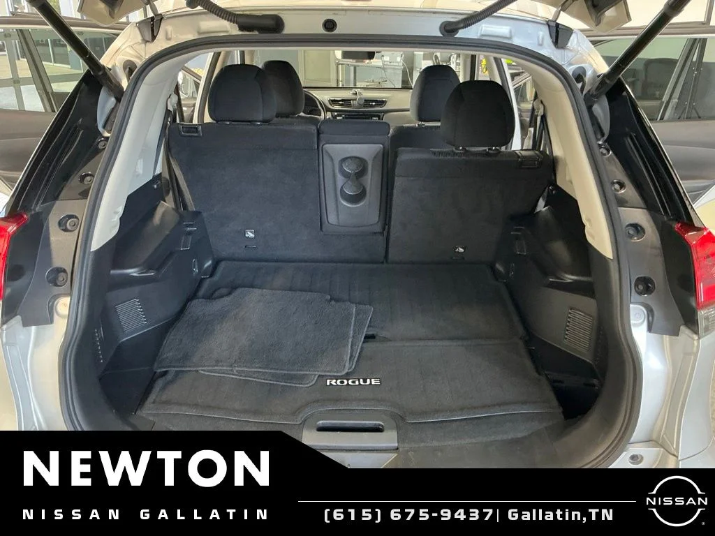 Used 2020 Brilliant Silver Metallic Nissan SV image 17
