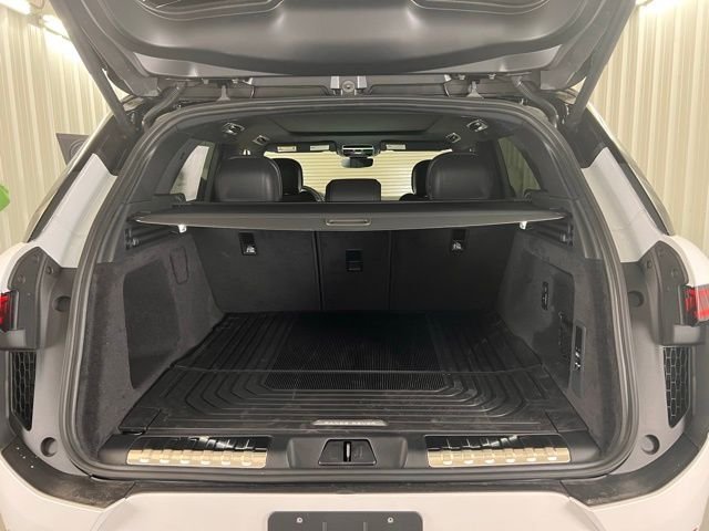 New 2025 Ostuni Pearl White Land Rover Dynamic SE image 19
