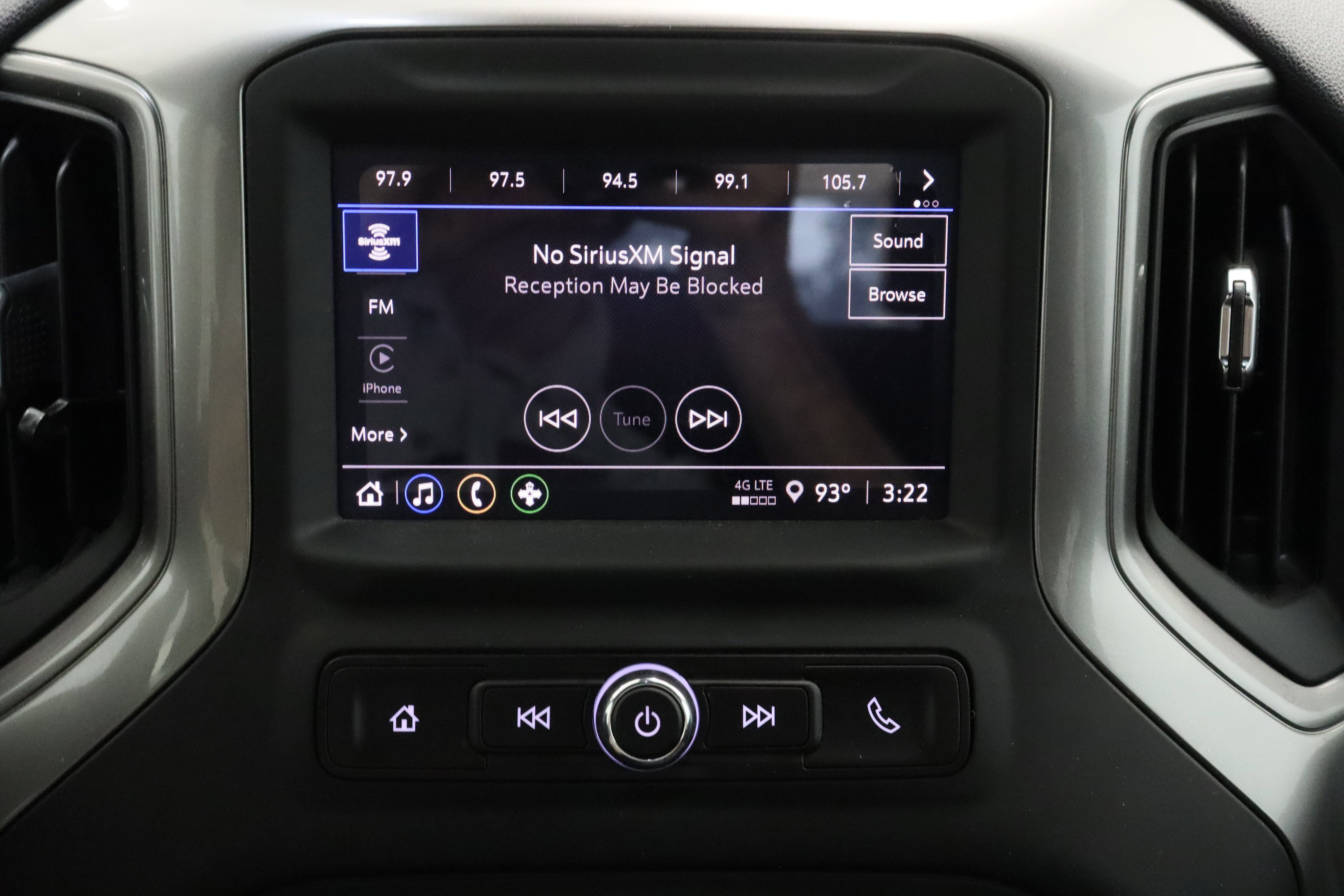 Used 2024 Slate Gray Metallic Chevrolet Custom 2.7T image 19