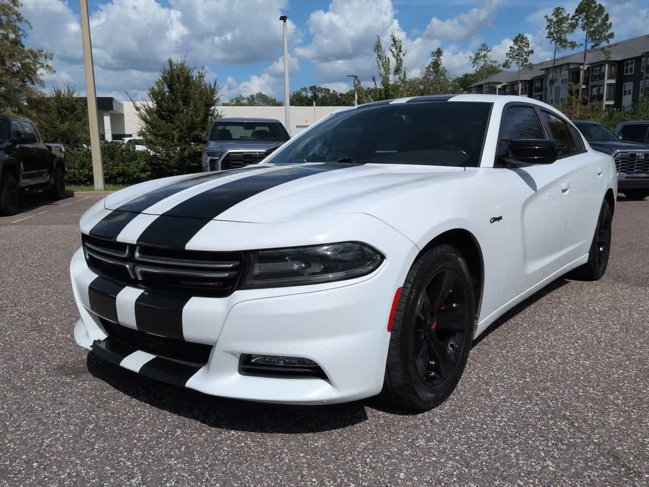 Used 2016 Bright White Clearcoat Dodge SXT image 2