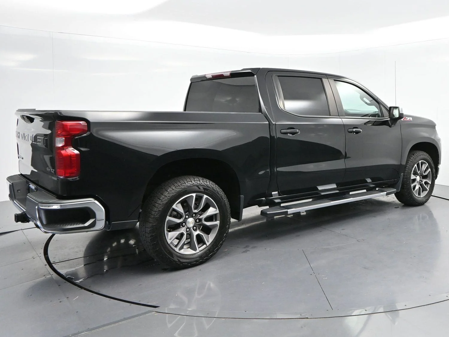 Used 2022 Black Chevrolet LT image 7