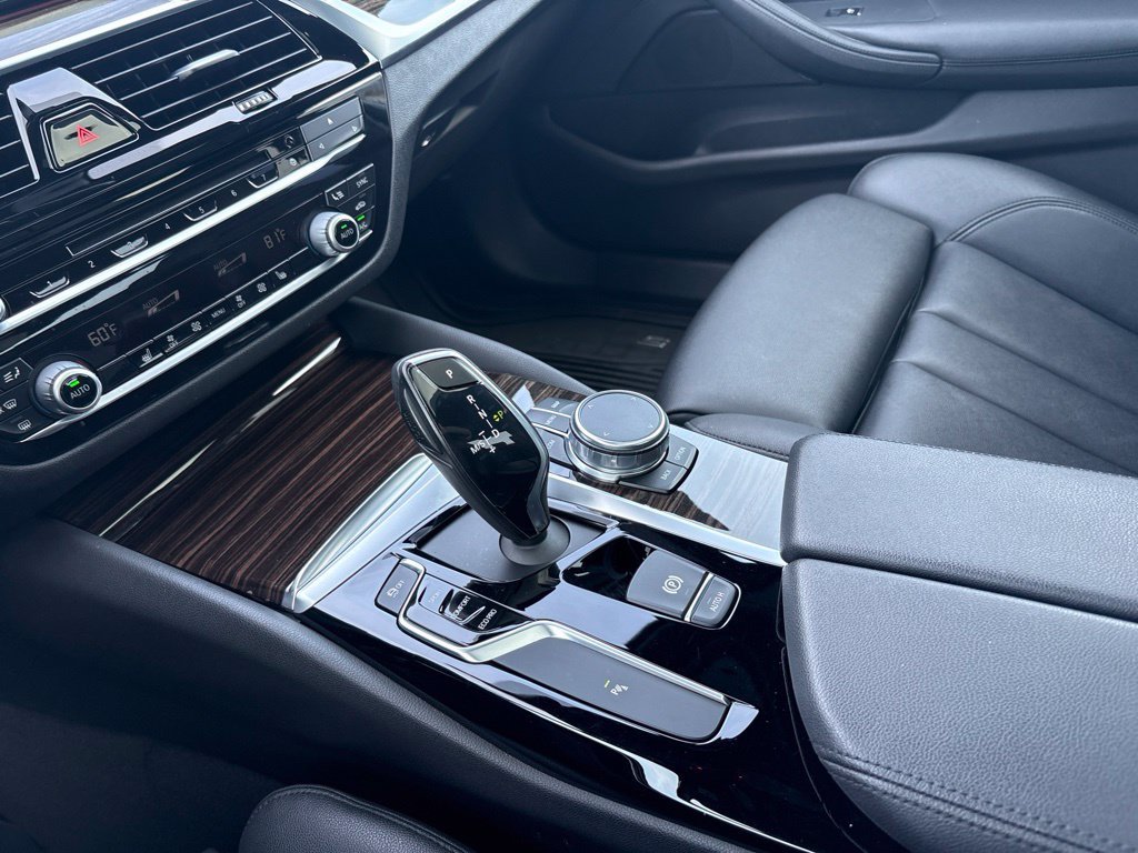 Used 2018 Glacier Silver Metallic BMW 530i xDrive image 23