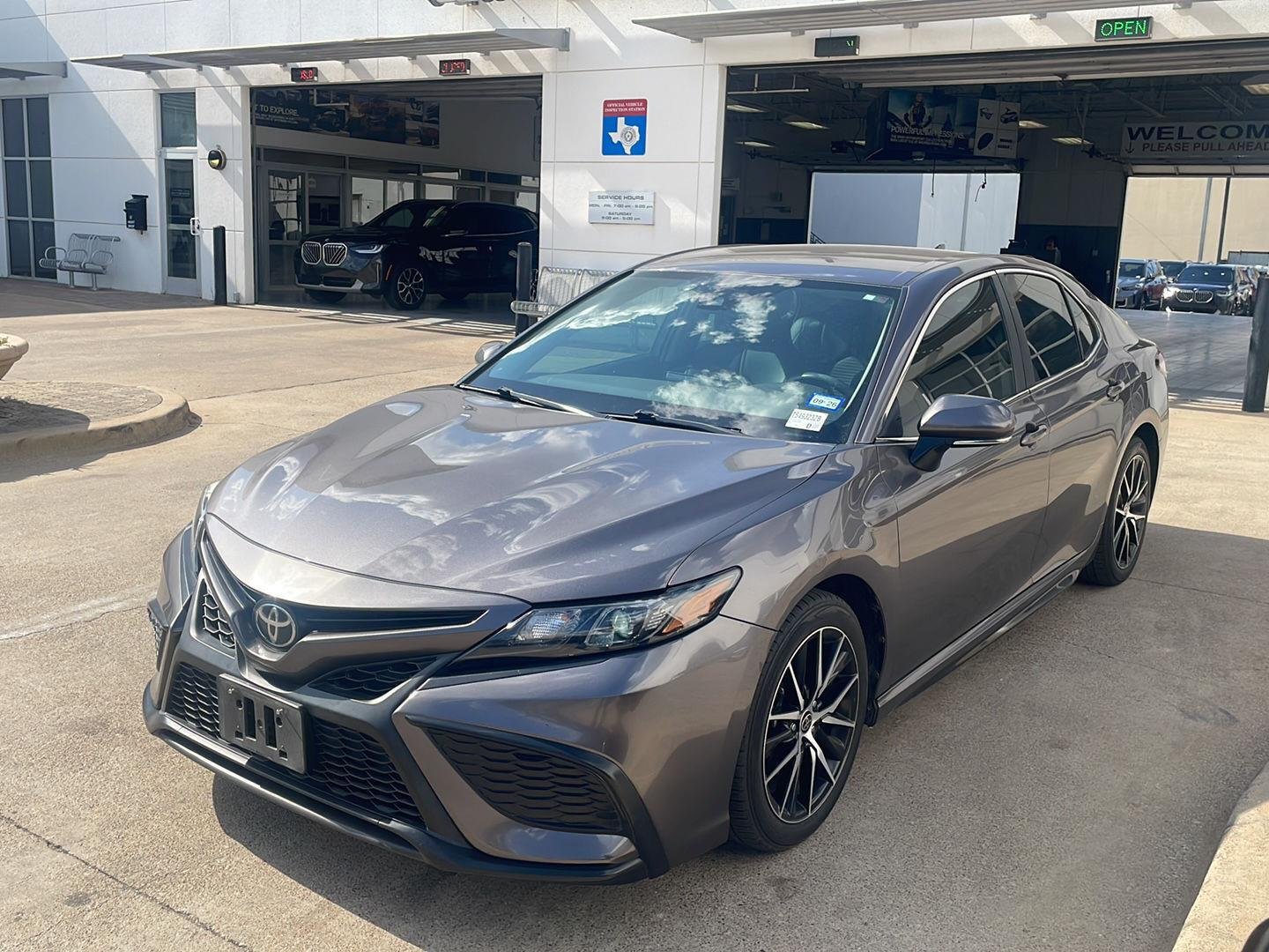 2022 Toyota Camry SE FWD photo
