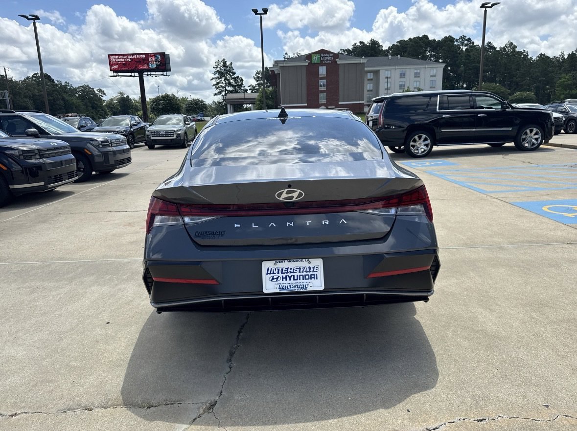 Used 2025 Ecotronic Gray Hyundai SEL Convenience image 6