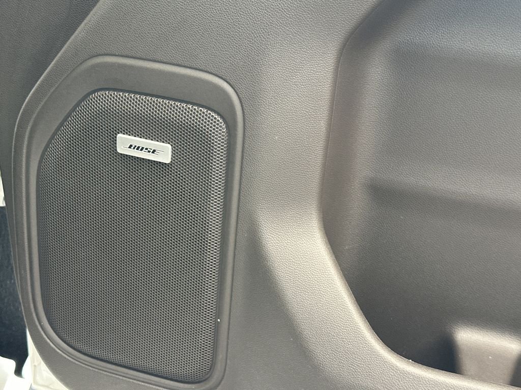 Used 2022 White GMC Denali image 38