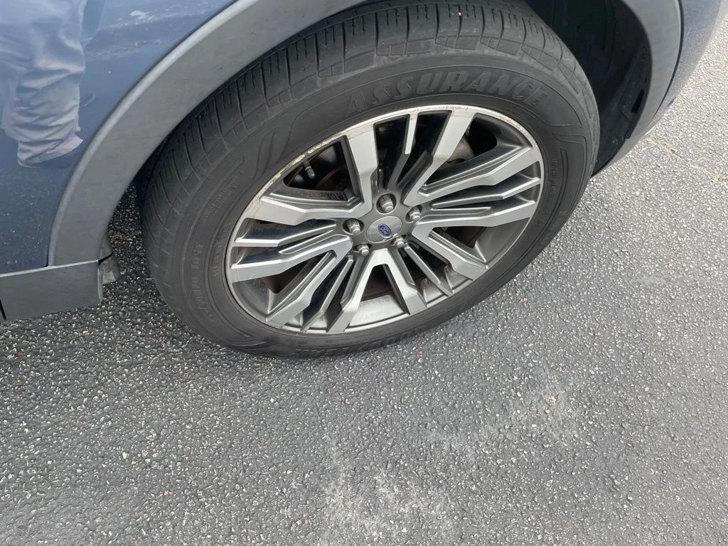Used 2018 Blue Ford Platinum image 10