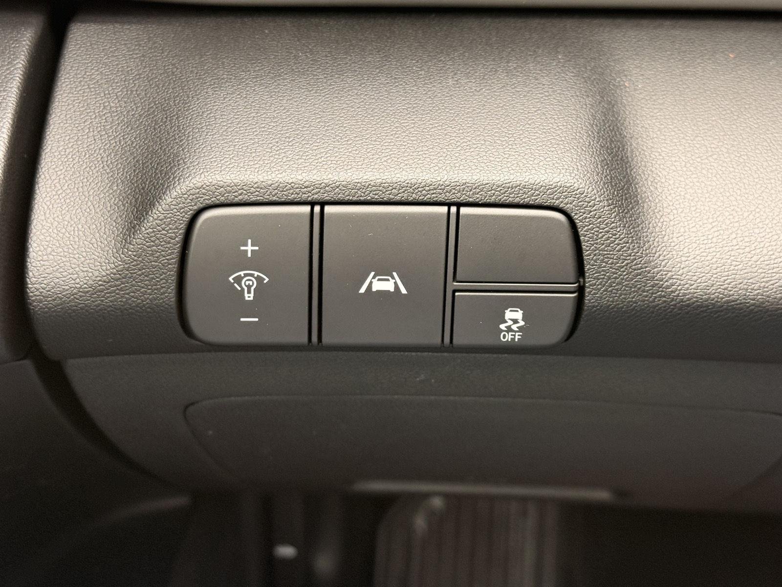 Used 2022 Quartz White Hyundai SEL image 27