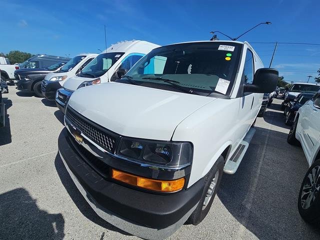 2025 Chevrolet Express Cargo WT