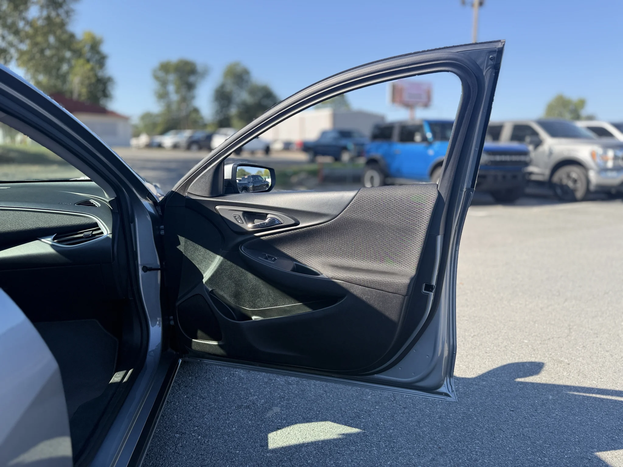 Used 2023 Sterling Gray Metallic Chevrolet LT image 28