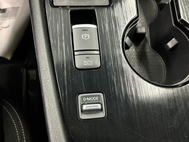 Used 2024 Silver Nissan S image 27
