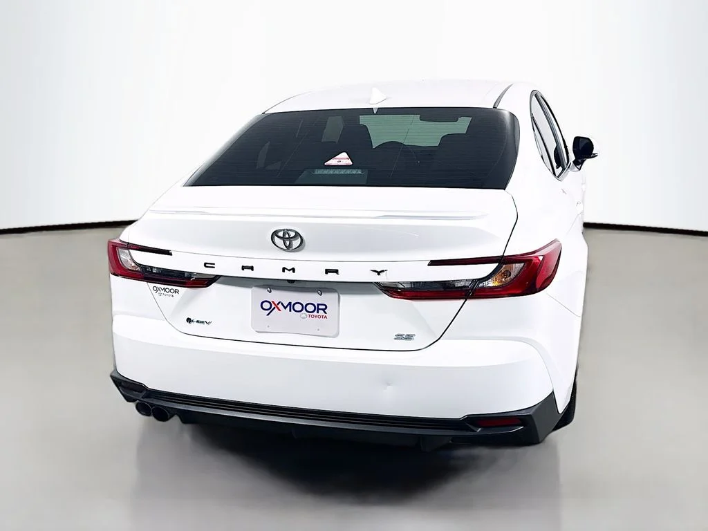 Used 2026 Ice Cap Toyota SE image 6
