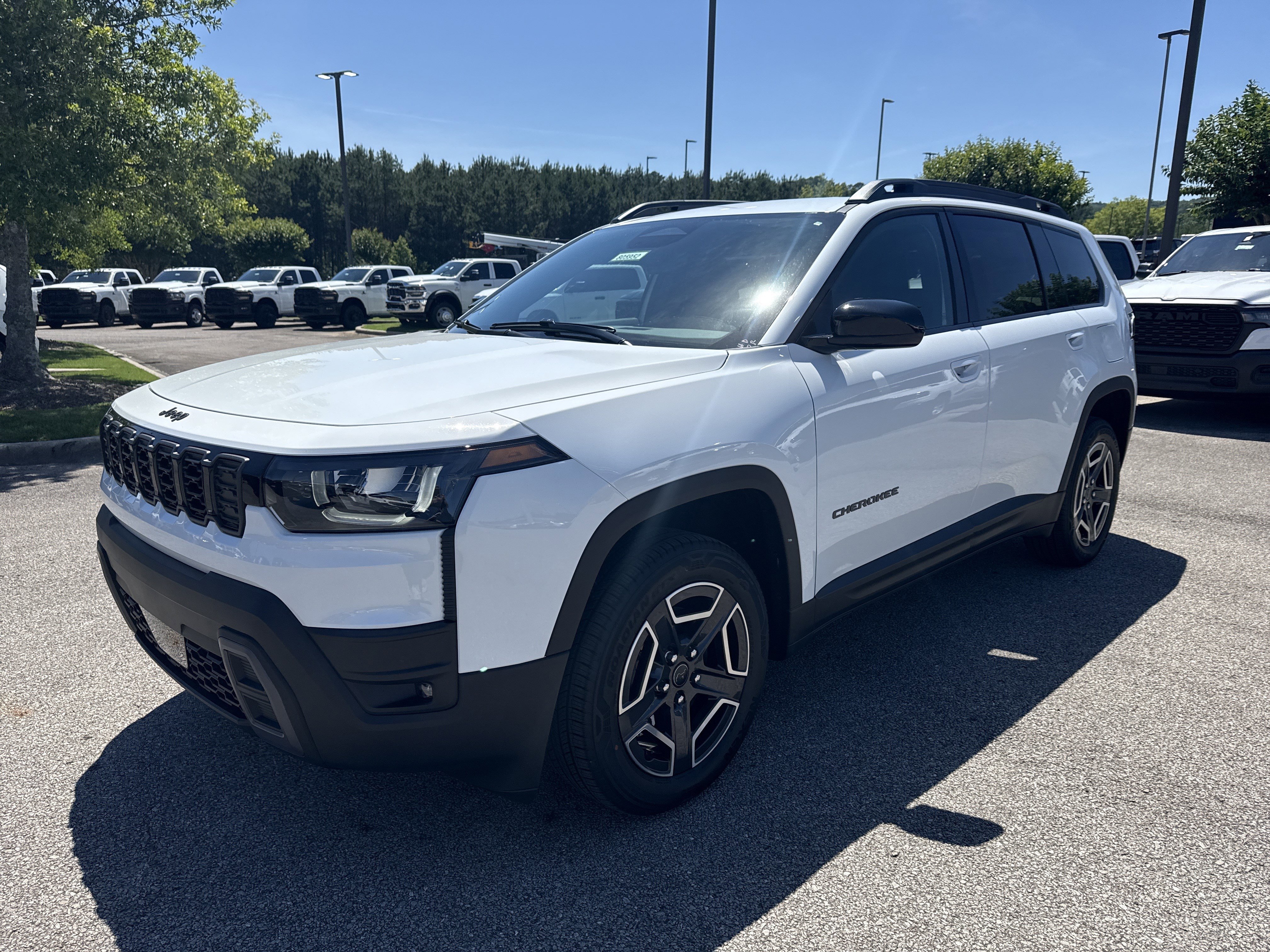 New 2026 Bright White Clear-Coat Exterior Paint Jeep Laredo image 3