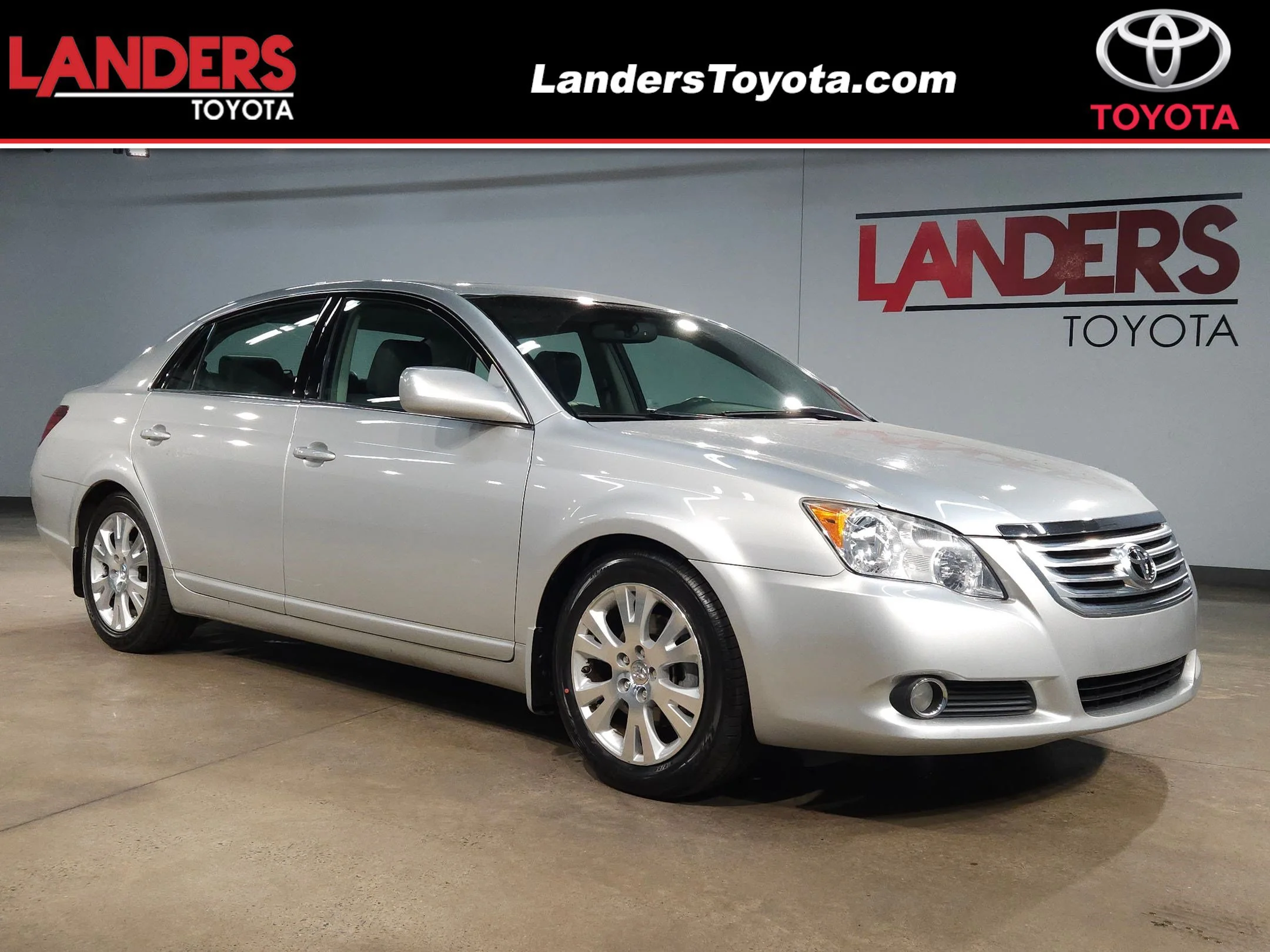 2009 Toyota Avalon XLS's photo