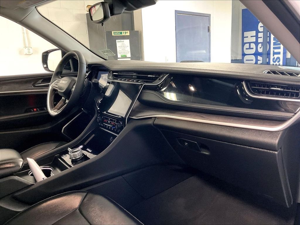 Used 2024 White Jeep 4xe image 14