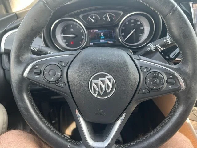 Used 2019 Brown Buick Essence image 33