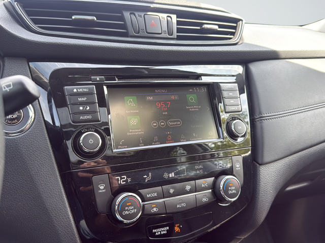 Used 2019 White Nissan SL image 14