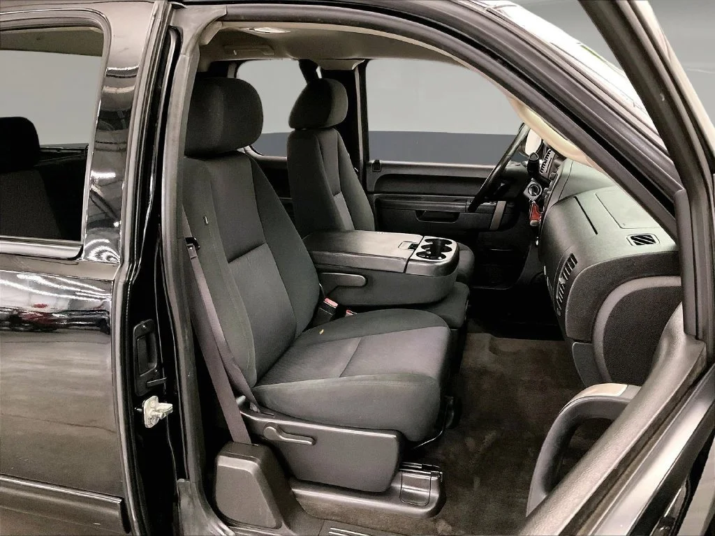 Used 2013 Black GMC SLE image 10