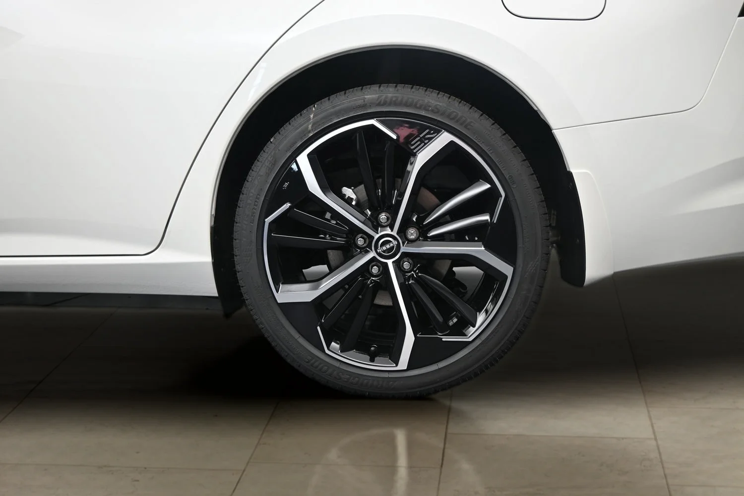 New 2026 Pearl White Tricoat Nissan SR image 19