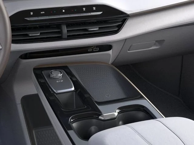 New 2026 Iridescent White Tricoat Buick Avenir image 23