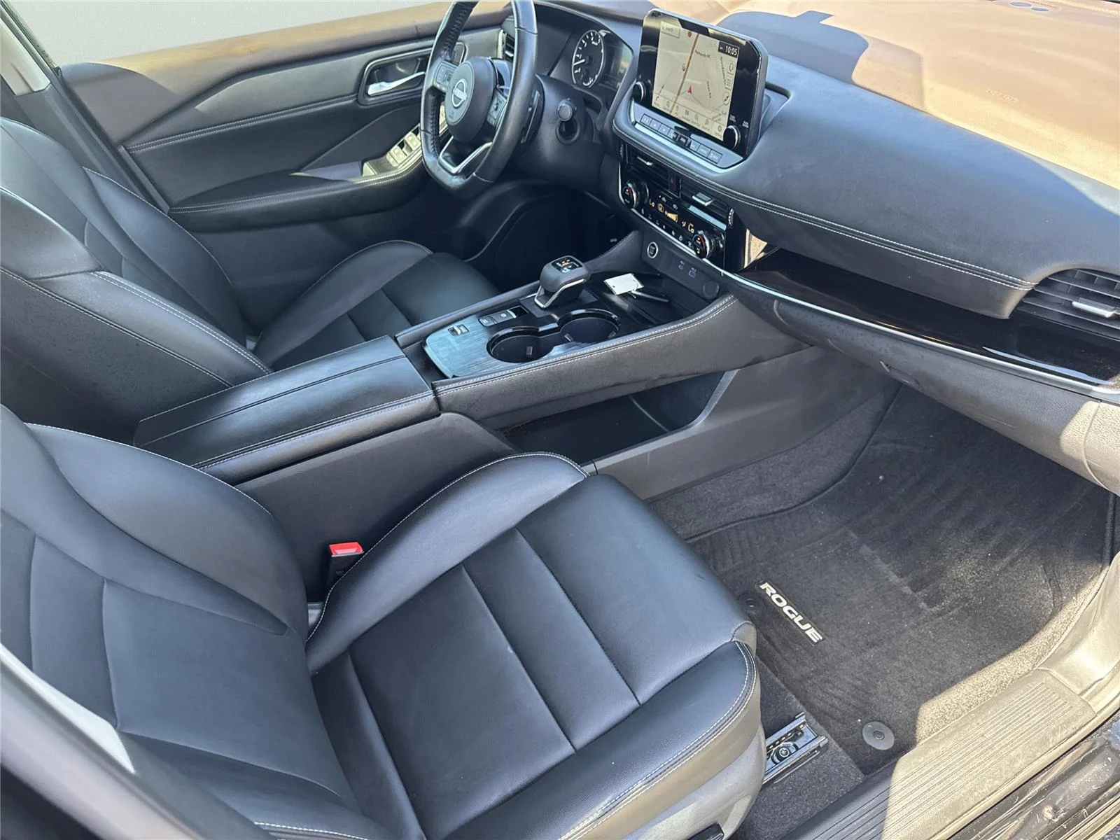 Used 2023 Super Black Nissan SL image 35