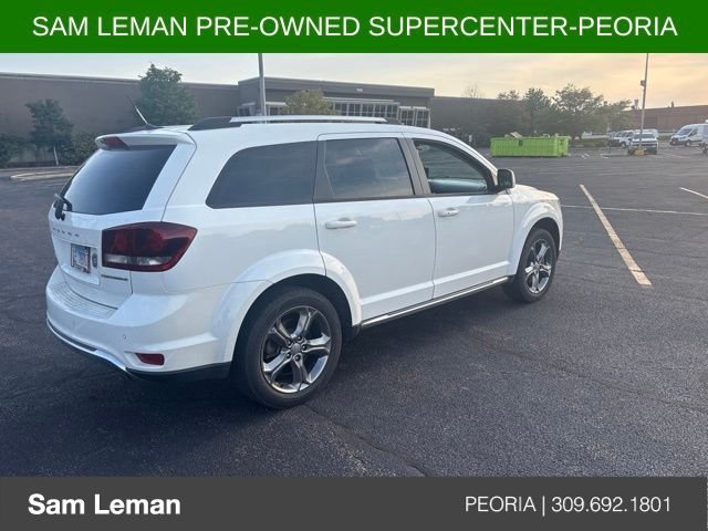 Used 2016 White Dodge Crossroad image 4