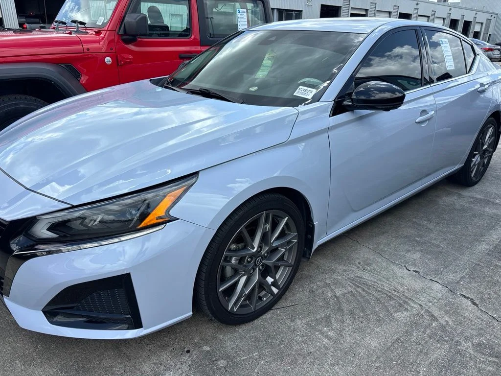 2024 Nissan Altima 2.0 SR
