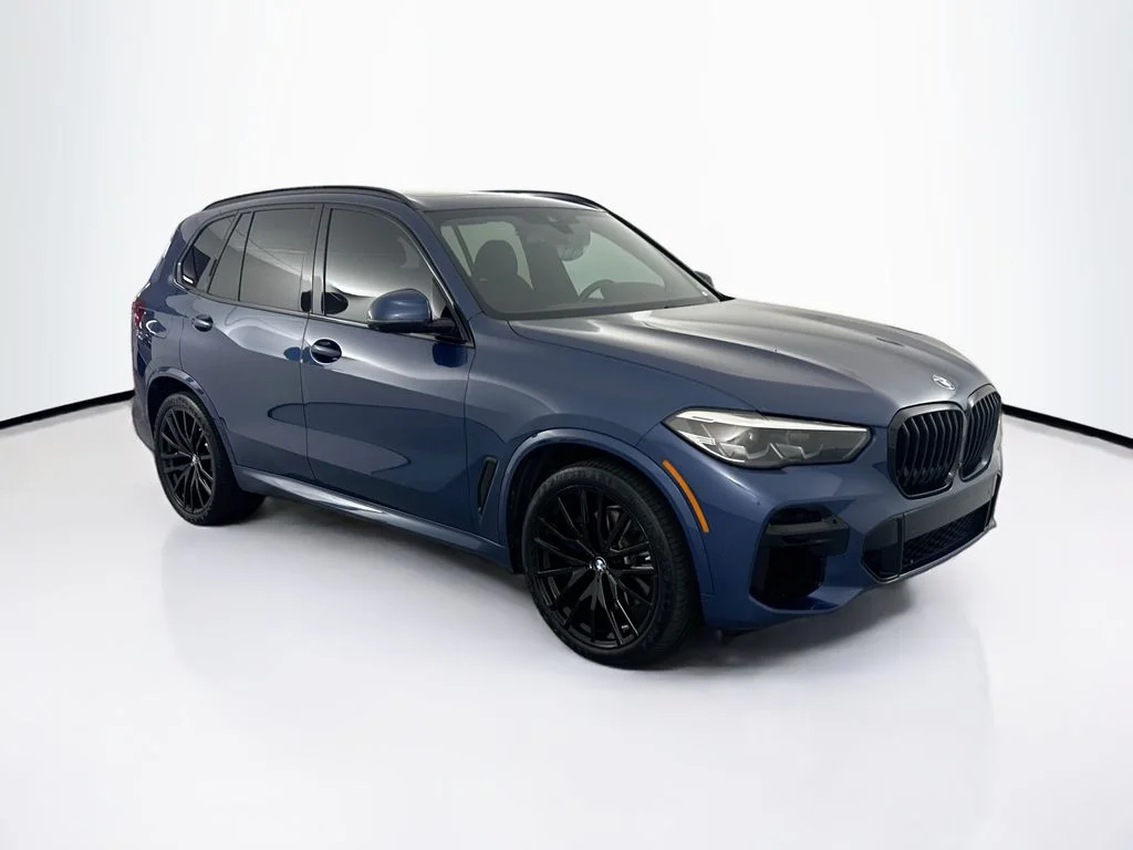 Used 2023 Blue BMW sDrive40i image 3