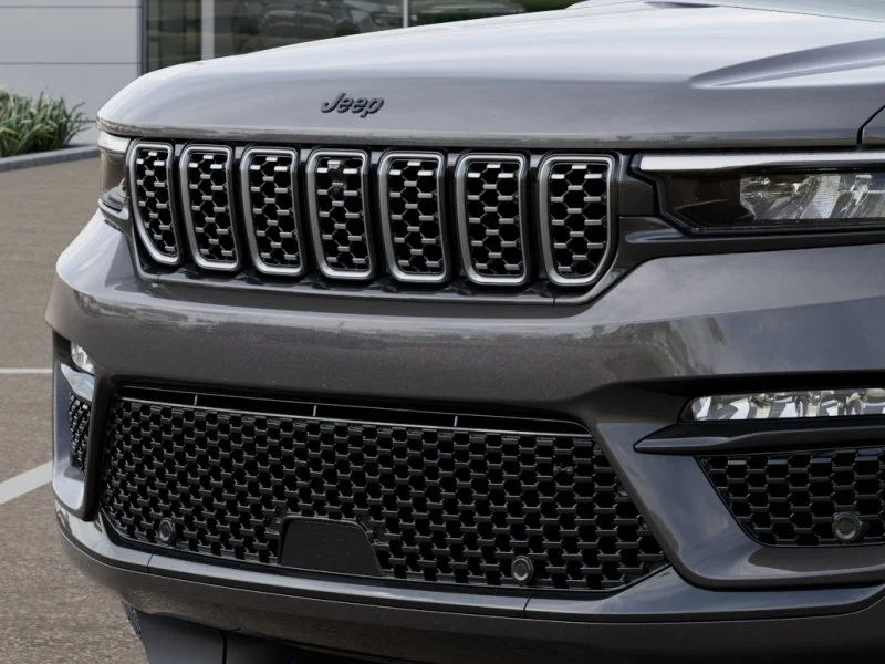 New 2025 Baltic Gray Metallic Clear-Coat Exterior Paint Jeep Summit Reserve image 29