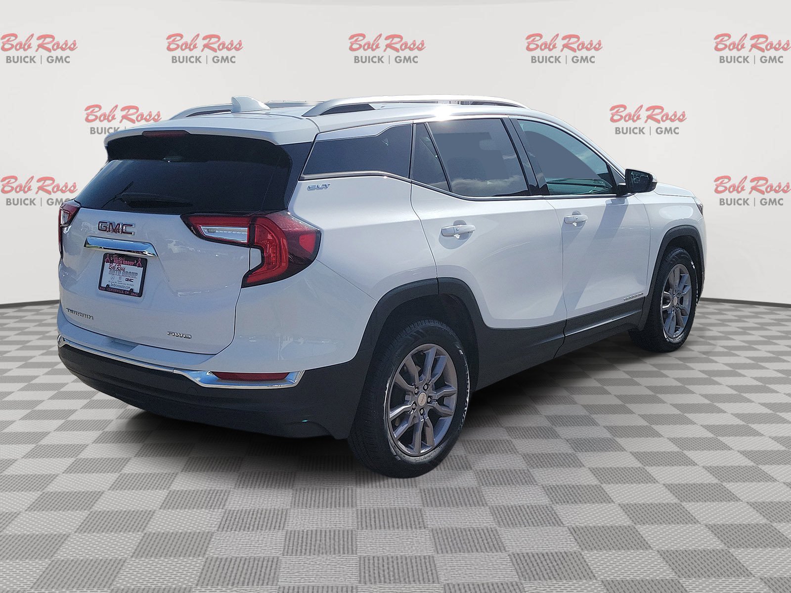 Certified Used 2024 Summit White GMC SLT image 4
