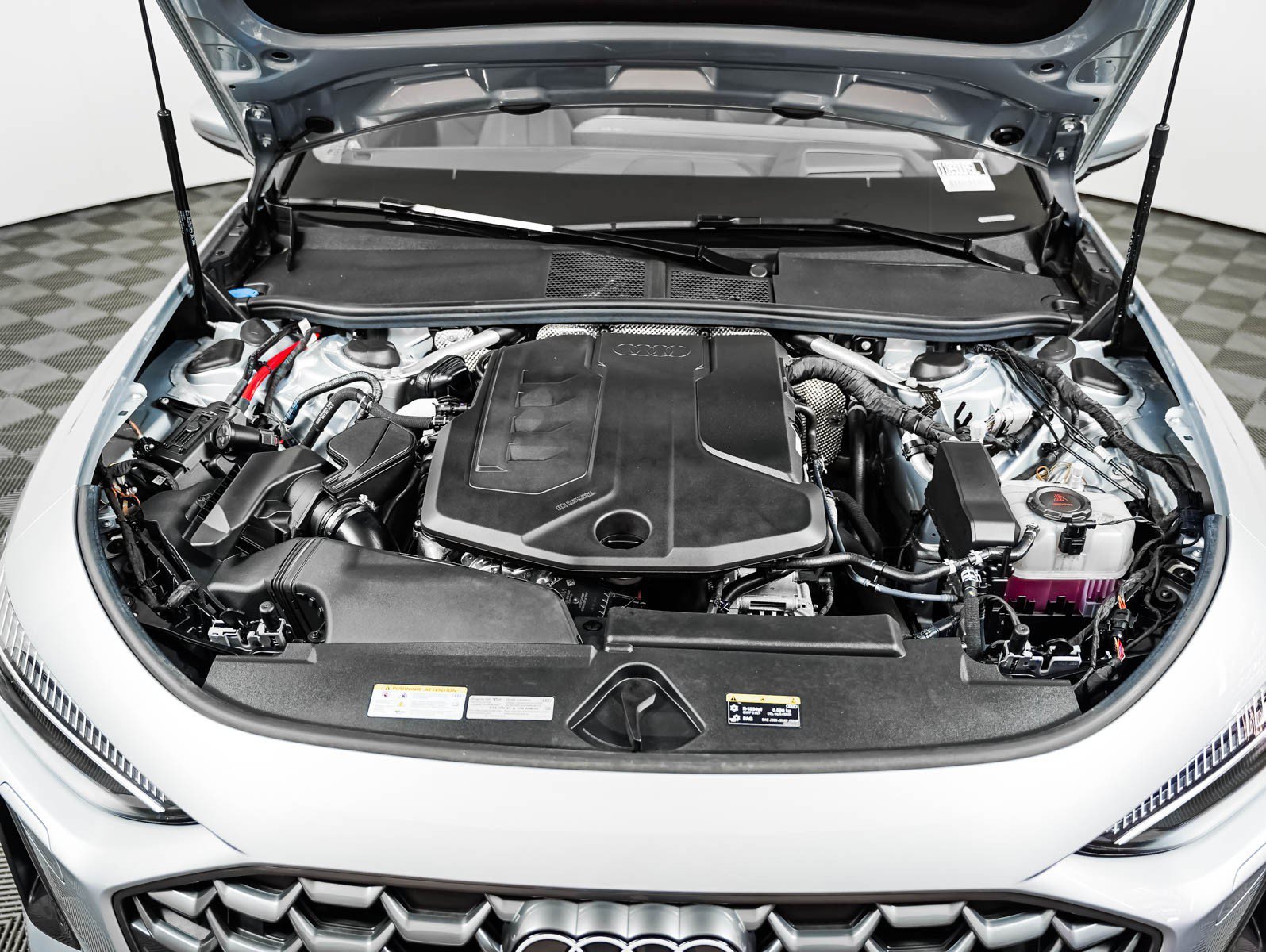 Used 2025 Florett Silver Metallic Audi Premium Plus image 3