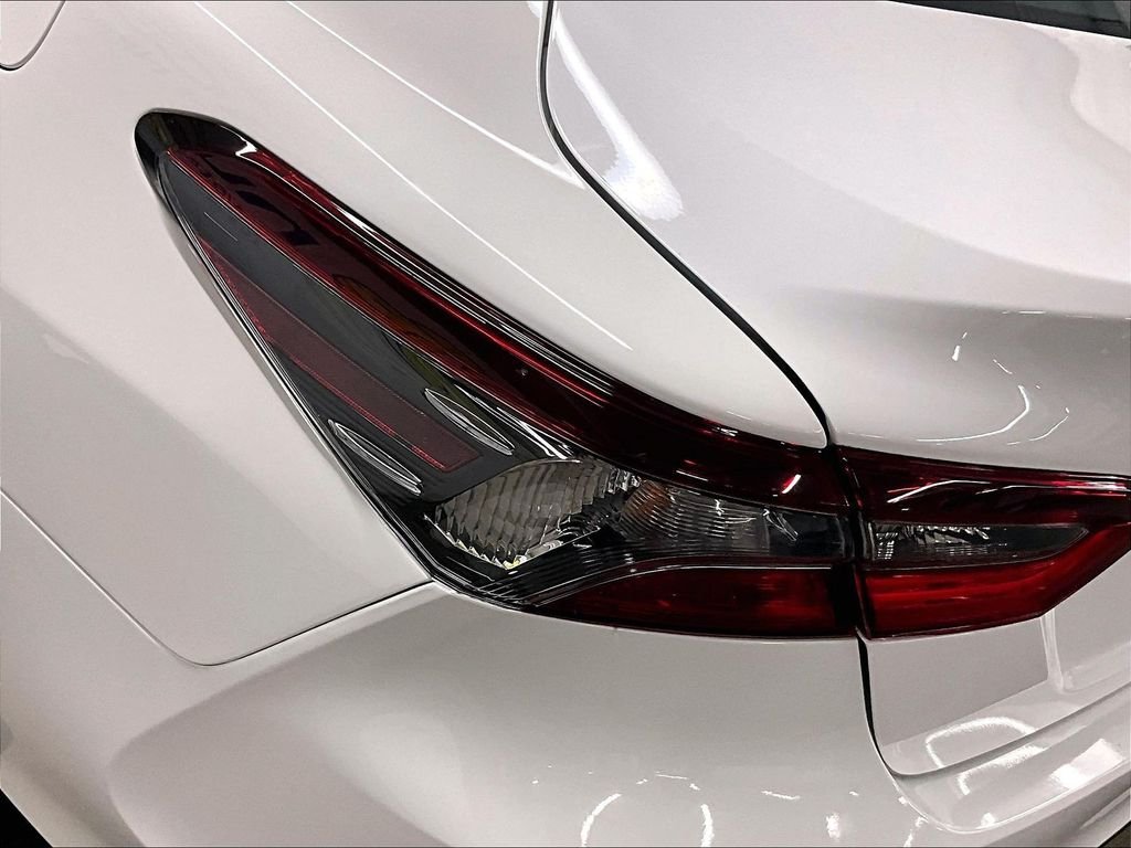 Used 2023 White Toyota LE image 33