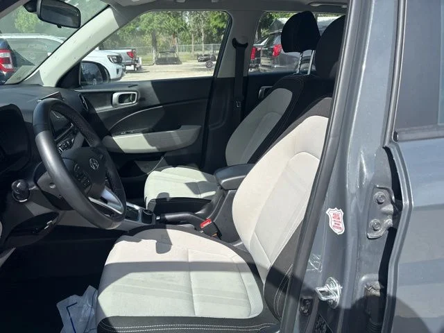 Used 2025 Gray Hyundai SEL image 9