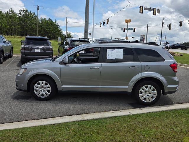 Used 2019 Silver Dodge SE image 4